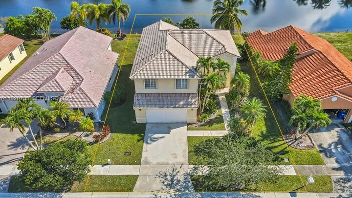 Property Photo: 371 SW 190th Ave FL 33029