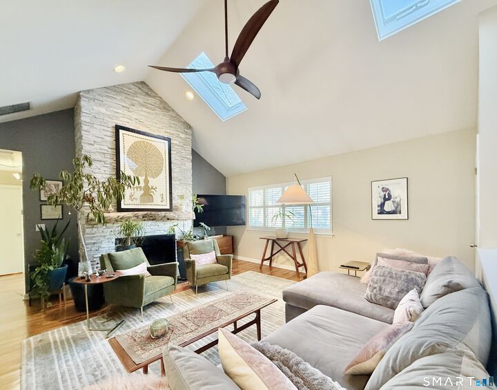 Property Photo:  2289 Bedford Street H13  CT 06905 