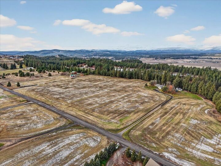 Property Photo: 6519 E Orchard Rd WA 99217