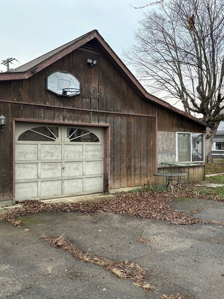 Property Photo: 384 Yoctangee Parkway OH 45601