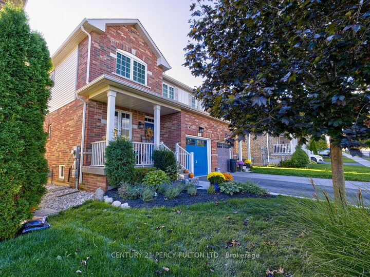 Property Photo:  61 Bousfield Rise  ON L8B 0T3 