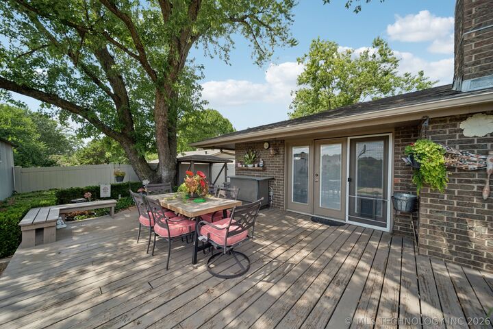 Property Photo:  3208 E 80th Place S  OK 74136 
