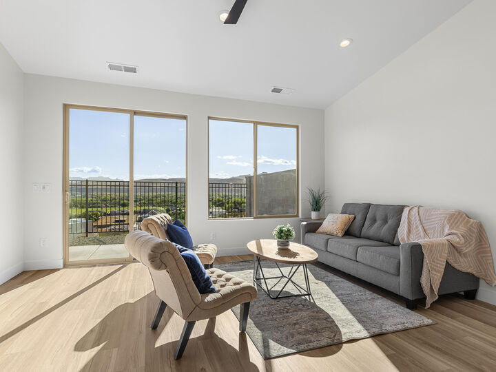 Property Photo:  2054 W 320 S  UT 84737 