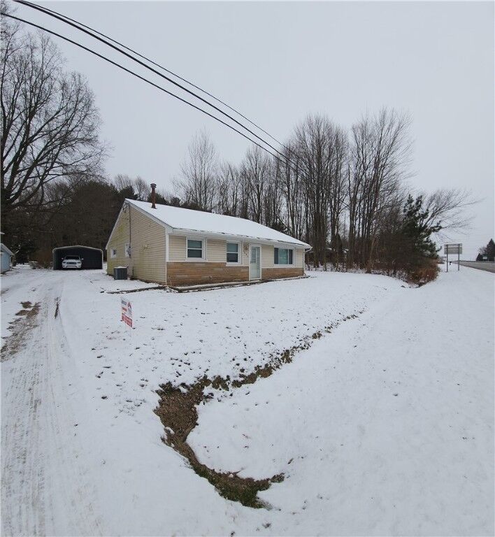 Property Photo: 3586 N Hermitage Rd PA 16154