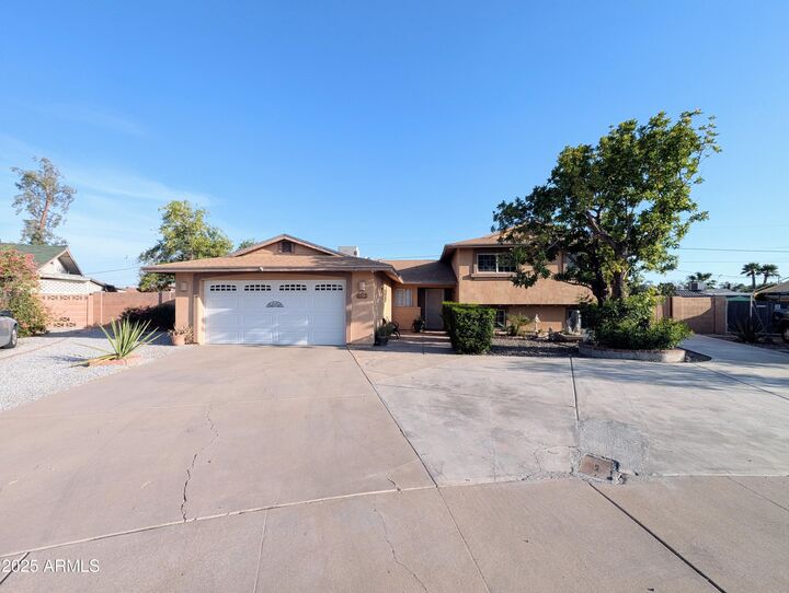 Property Photo: 4019 W San Miguel Avenue AZ 85019