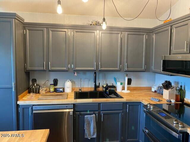 Property Photo: 921 S Val Vista Drive 11 AZ 85204