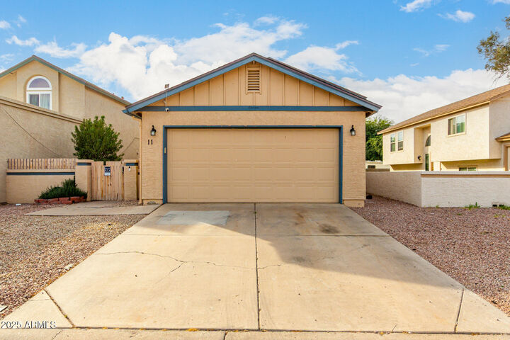 Property Photo:  921 S Val Vista Drive 11  AZ 85204 