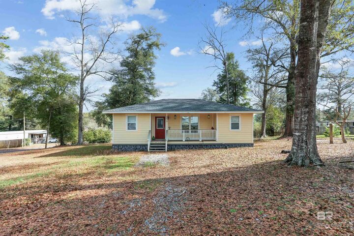 Property Photo:  6810 Myra Street  FL 32577 
