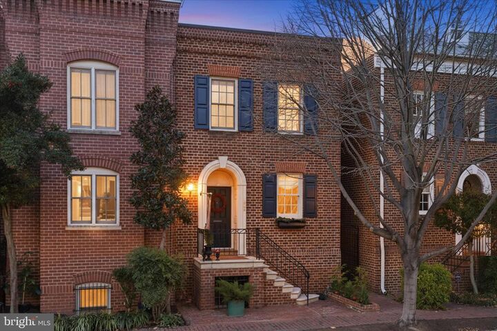 Property Photo:  408 N Pitt Street  VA 22314 