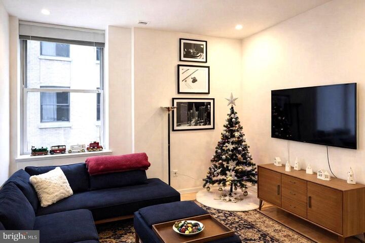 Property Photo:  1600 Arch Street 1602  PA 19103 