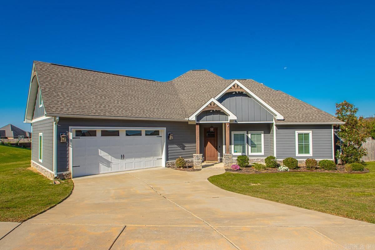 Property Photo: 2043 Englewood Cove AR 72019