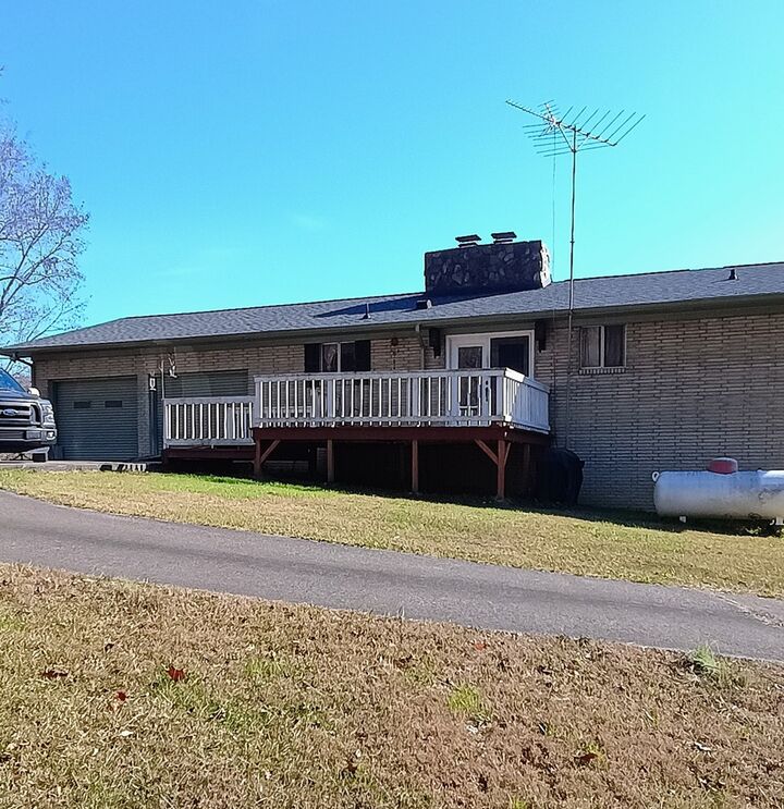 Property Photo:  1311 Oakview Drive  GA 30721 