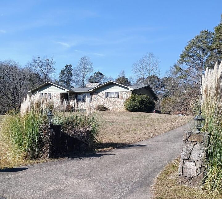 Property Photo:  1311 Oakview Drive  GA 30721 