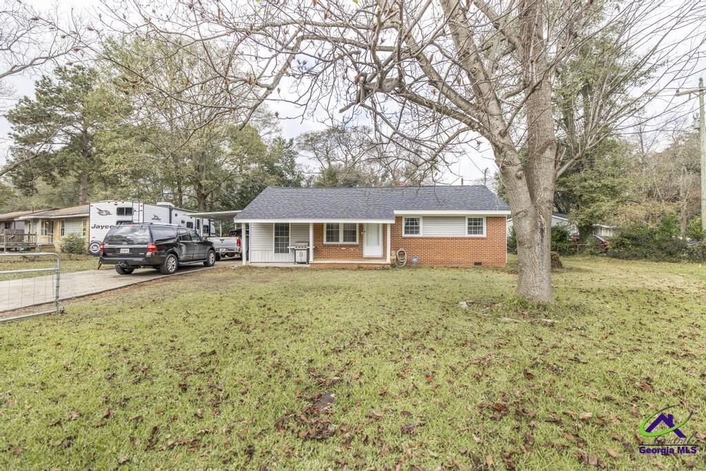 Property Photo:  100 Ravenwood Way  GA 31093-0100 