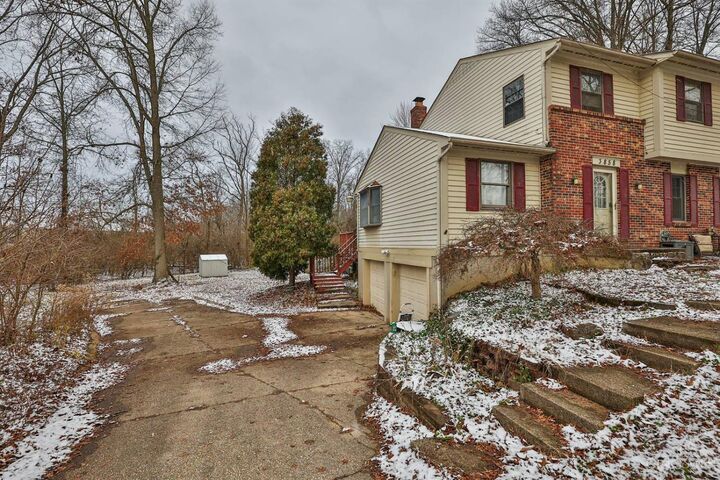 Property Photo: 3858 Heritage Oaks Drive OH 45102