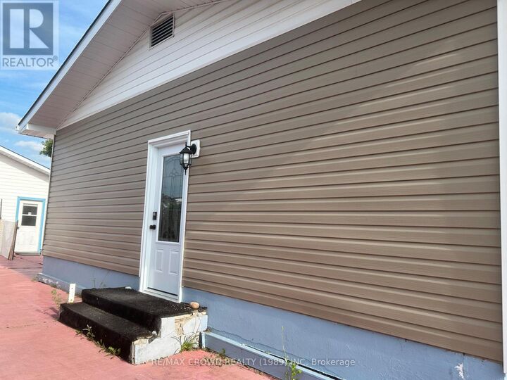 Property Photo: 80 Brunelle Road South ON P5N 2T5