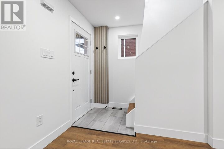 Property Photo:  8 Whitfield Avenue  ON L8L 4B4 