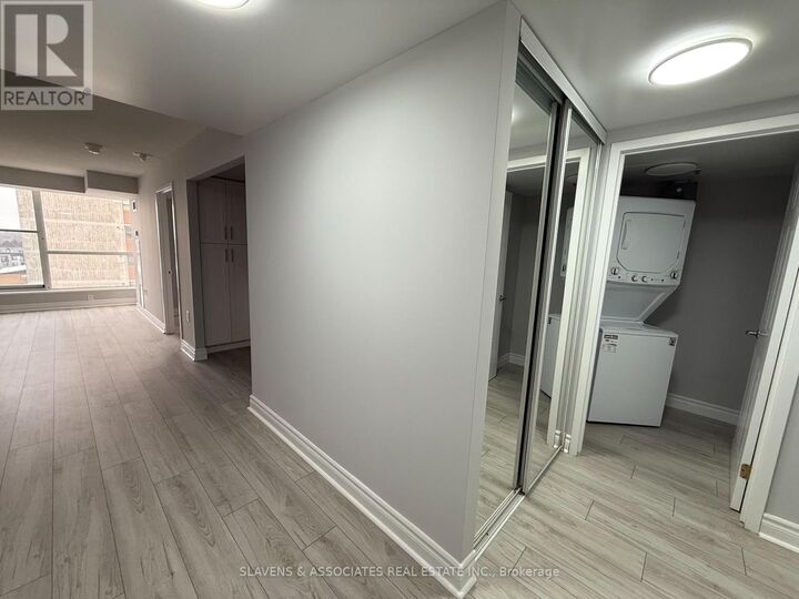 Property Photo:  2 Neptune Drive 205  ON M6A 3E6 