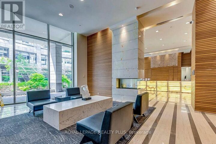 Property Photo:  2191 Yonge Street 3708  ON M4S 3H8 