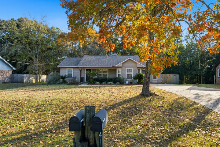 Property Photo:  411 Ashley Drive  FL 32536 