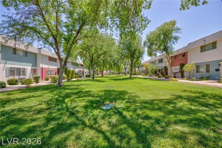 Property Photo:  171 Greenbriar Townhouse Way  NV 89121 
