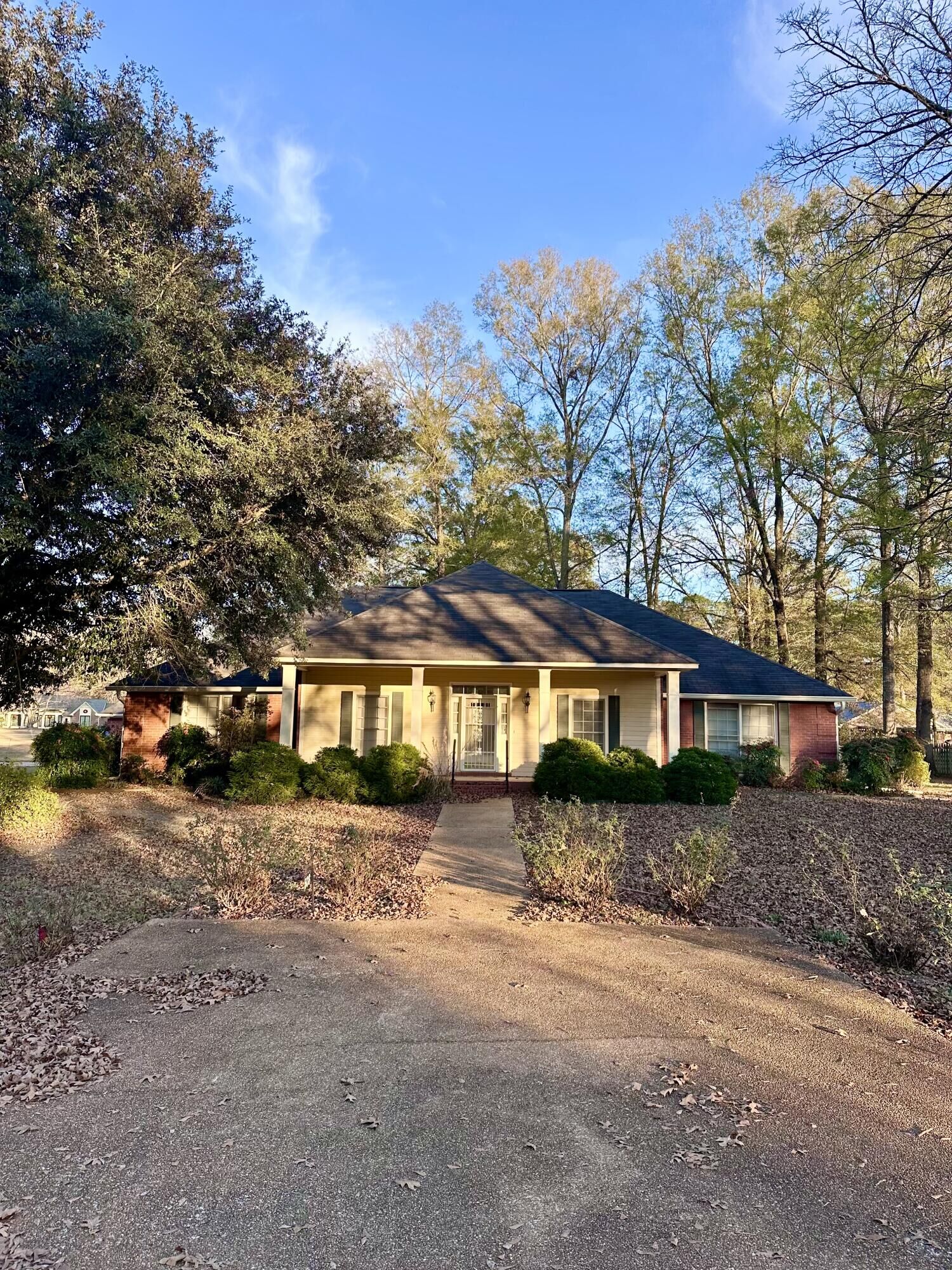 Property Photo:  508 Heath Pl  MS 39730 