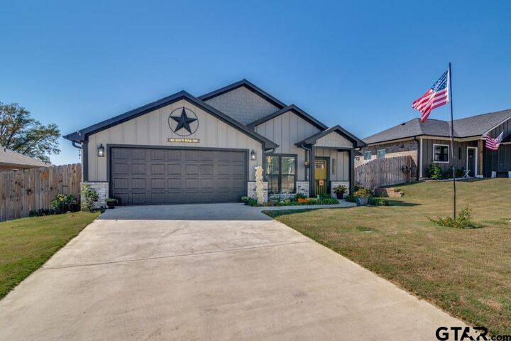 Property Photo:  17409 Crossing Circle  TX 75771 