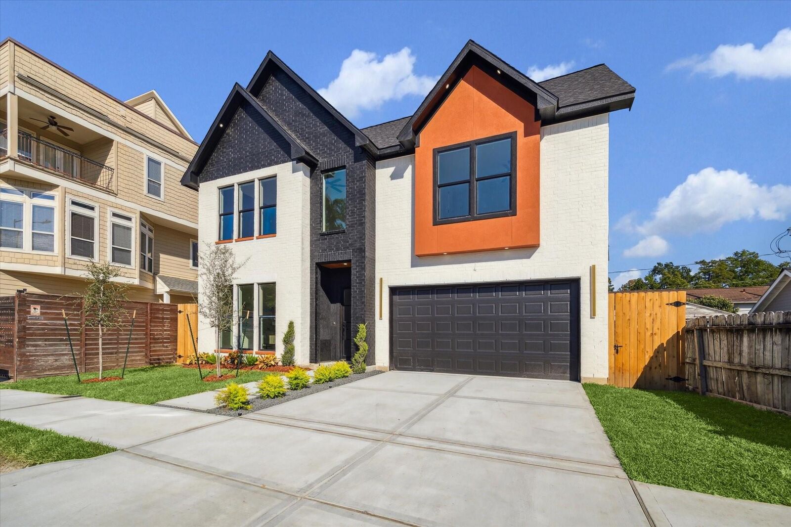 Property Photo: 304 Enid Street TX 77009