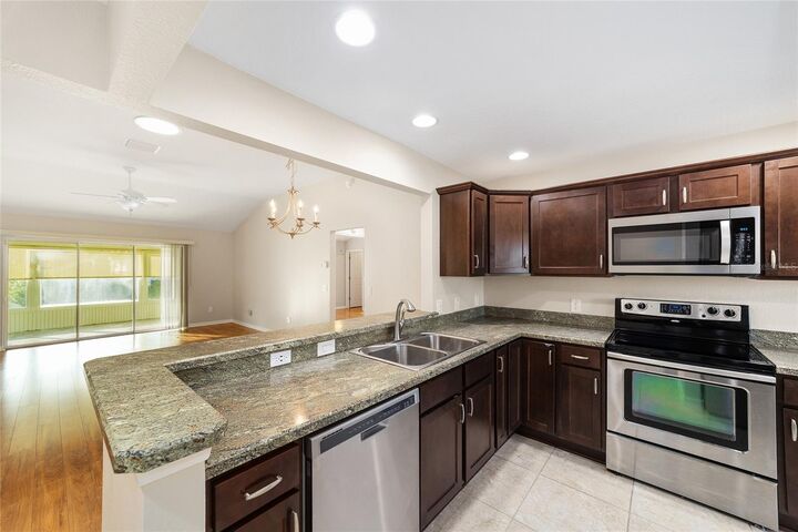 Property Photo: 926 Long Leaf Lane FL 32163