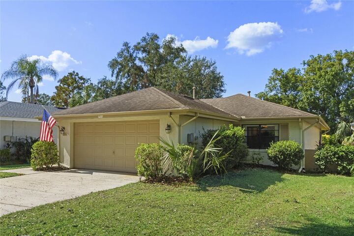 Property Photo: 466 Muirfield Court FL 33884