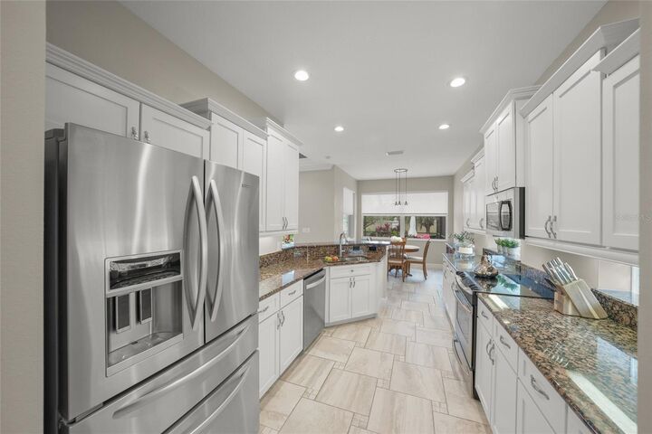 Property Photo:  1303 Thornapple Drive  FL 34229 