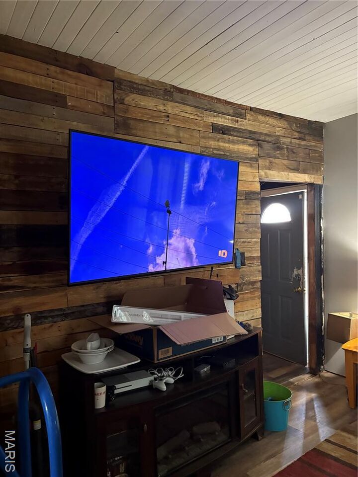 Property Photo:  2254 Lee Avenue  IL 62040 