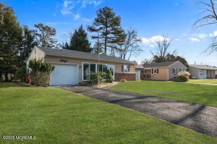 Property Photo:  6 Stanford Drive  NJ 08757 