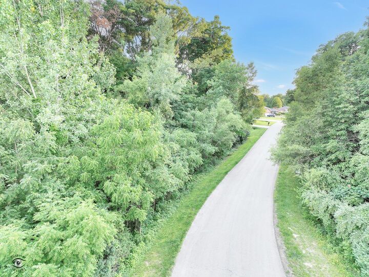 Property Photo: 1268 Deer Path IL 60901