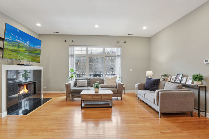 Property Photo: 6425 W Touhy Avenue 2B IL 60646