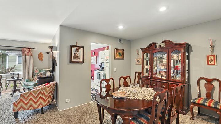 Property Photo: 550 Greystone Lane A2 IL 60090