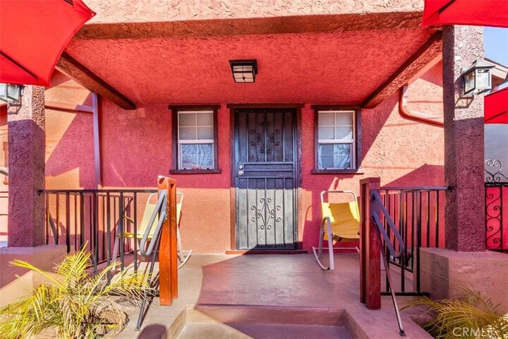 Property Photo:  657 W 66th  CA 90044 