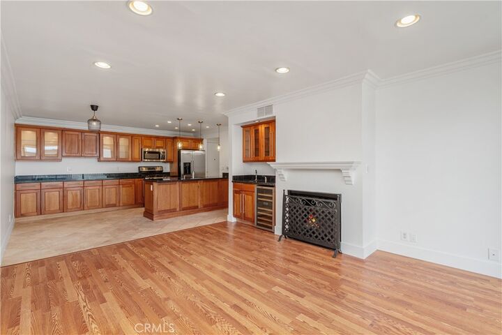 Property Photo: 911 N Kings Road 319 CA 90069