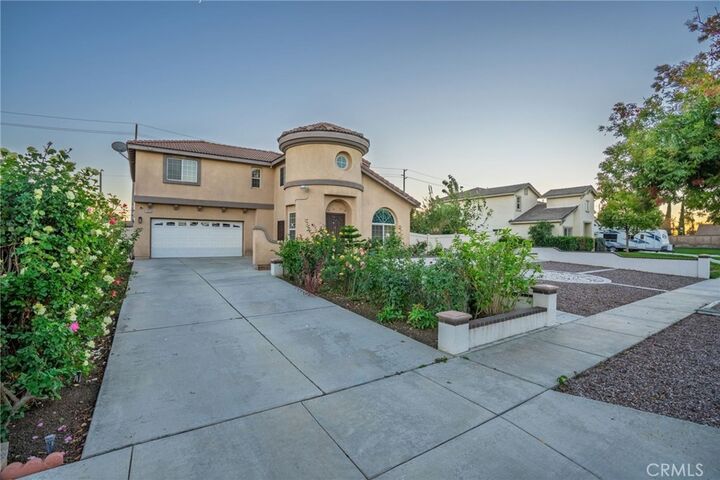 Property Photo: 1553 W Ceres CA 92376