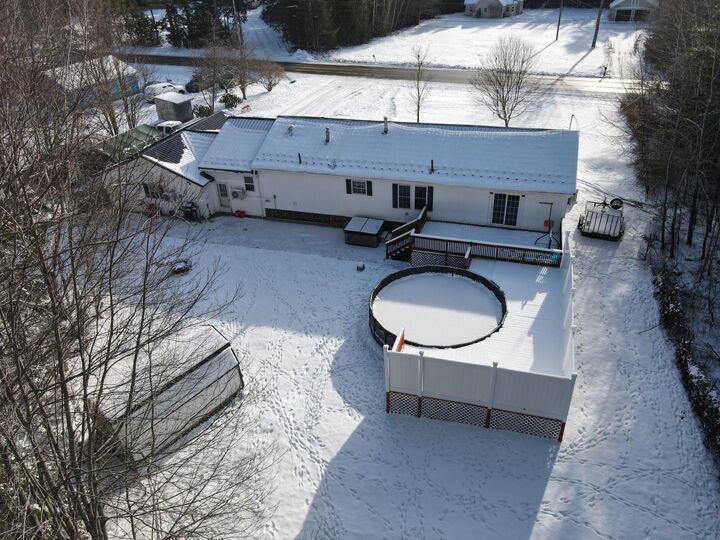 Property Photo: 580 County Road ME 04461