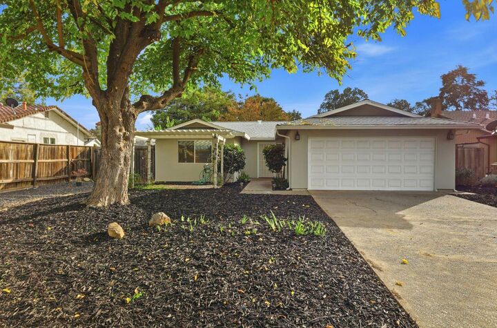 Property Photo: 8998 Alderson Avenue CA 95826