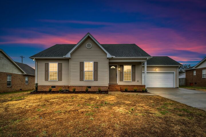 Property Photo: 934 Skye View Dr TN 37066