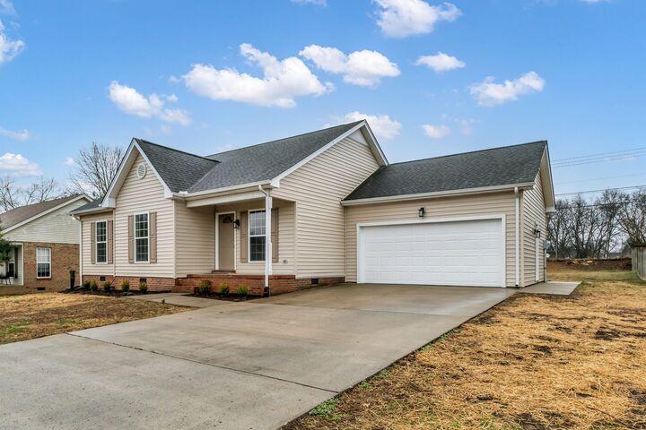 Property Photo: 934 Skye View Dr TN 37066