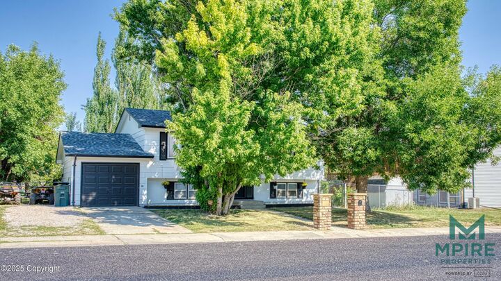 Property Photo:  102 Overland Trl -  WY 82716 