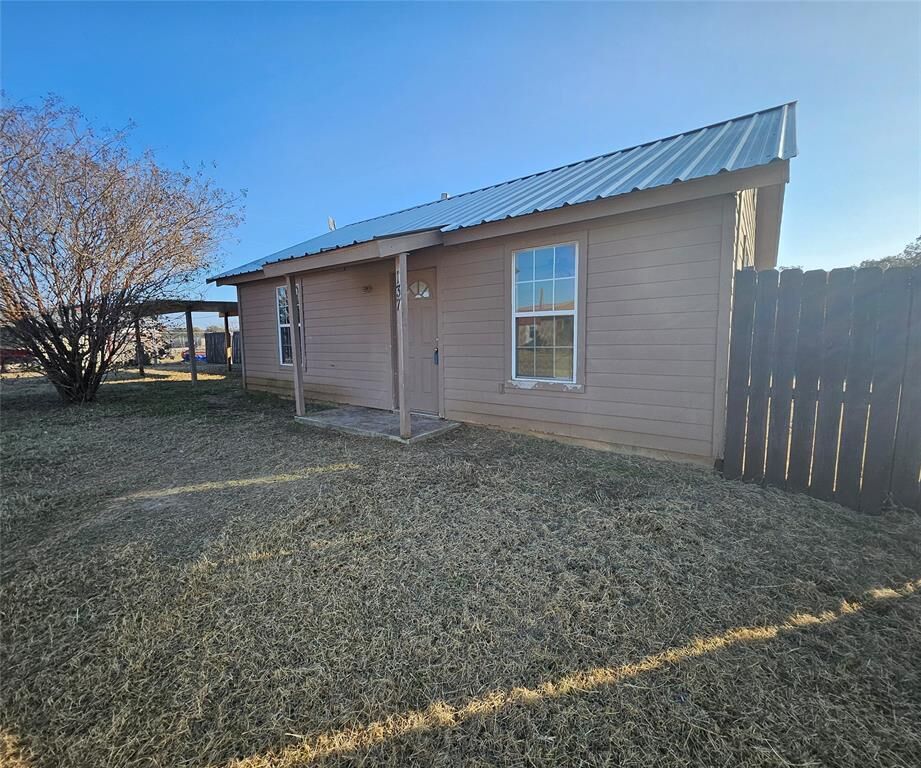 Property Photo: 137 Wesley Lane TX 76426