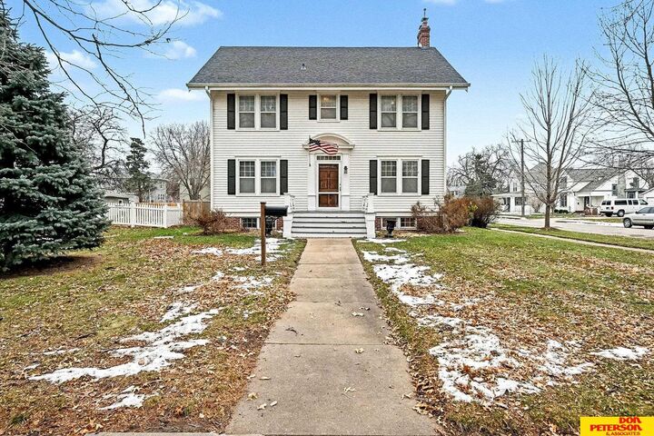 Property Photo: 1210 N Broad Street NE 68025