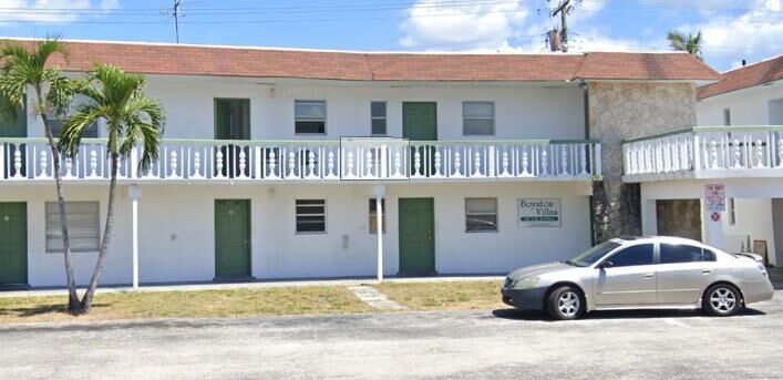 Property Photo: 135 SW 3rd Avenue 45 FL 33435