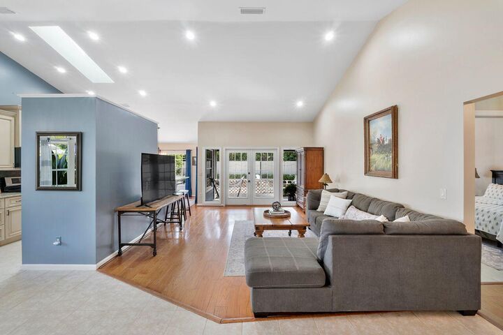 Property Photo: 364 Park Forest Way FL 33414