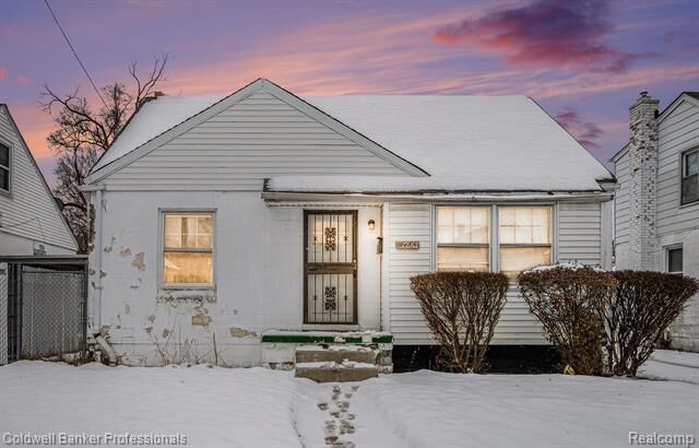 Property Photo: 17867 Mackay Street MI 48212