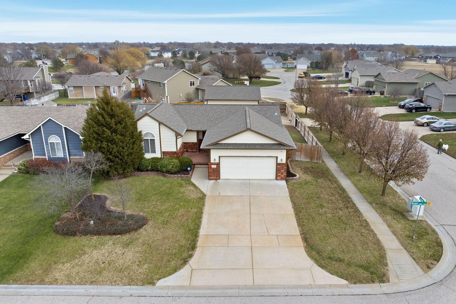 Property Photo: 11902 W Grant Ct KS 67209